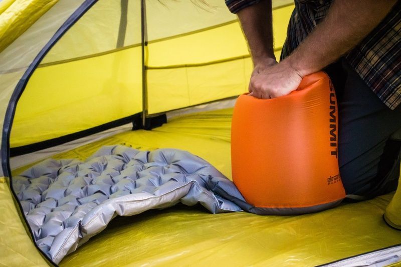 Надувной коврик Sea to Summit Comfort Plus Mat, 201х64х6.3см, Grey (STS AMCPLAS)